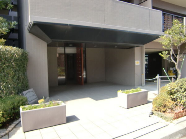 【モアステージ昭島】エントランス