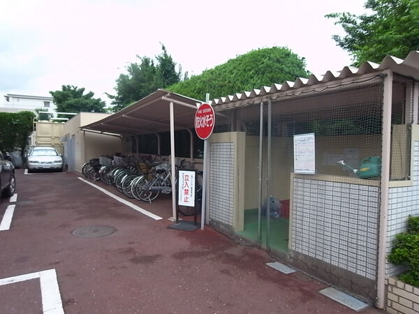 【パティオ仙川】自転車置場