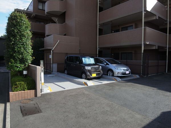 【コスモ調布柴崎駅前】駐車スペース
