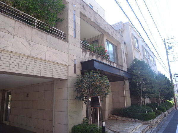 【つつじヶ丘ガーデンハウスパークサイドレジデンス】外観