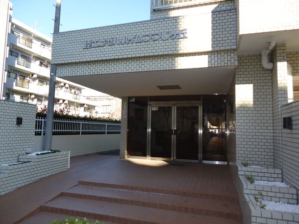 【睦エンゼルハイムつつじケ丘】エントランス