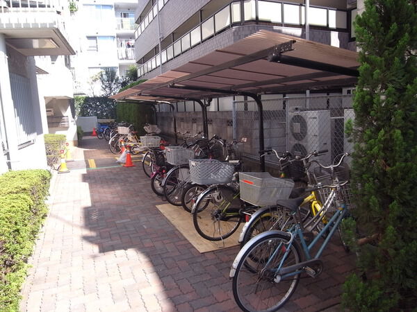 【つつじヶ丘シティハウス】駐輪場