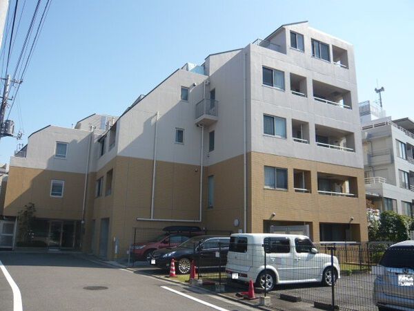 【リナージュつつじヶ丘】建物外観