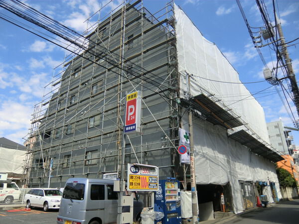 【サングレイス町田】外観①（大規模修繕工事中）