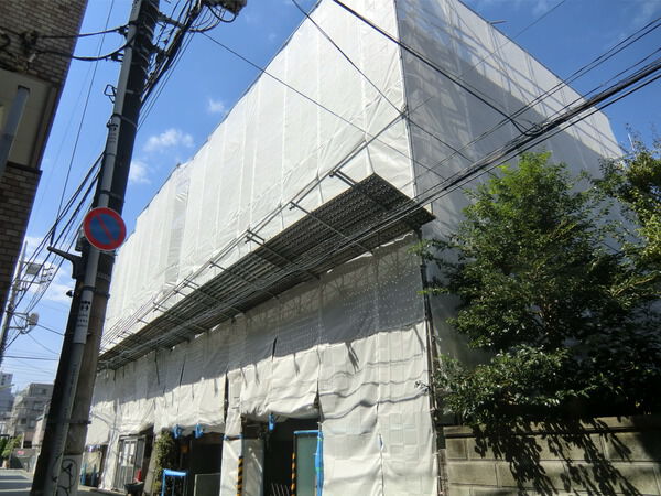 【サングレイス町田】外観②（大規模修繕工事中）