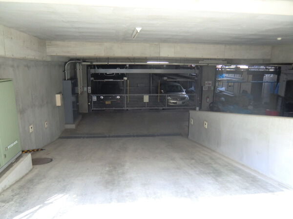 【サングレイス町田】敷地内駐車場