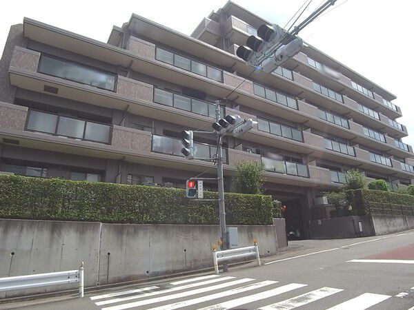 【ロイヤルシャトー高幡不動】外観 【ロイヤルシャトー高幡不動】外観