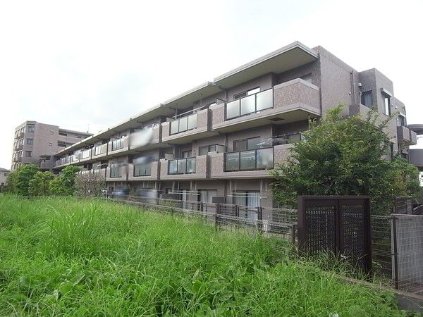 【ロイヤルシャトー高幡不動】外観 【ロイヤルシャトー高幡不動】外観