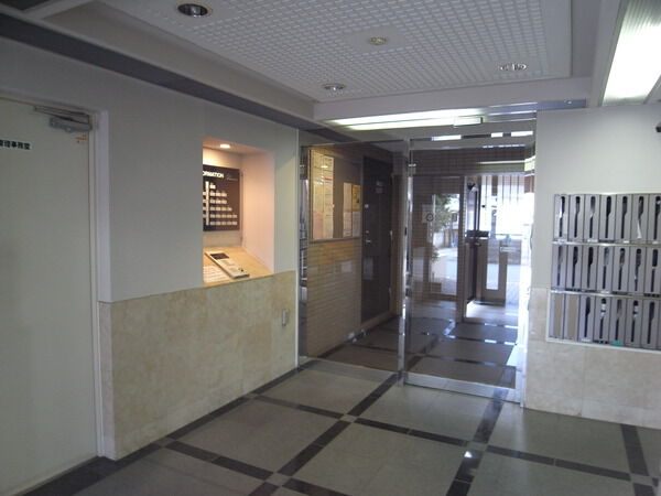 【クリオ日野弐番館】エントランスホール 【クリオ日野弐番館】エントランスホール