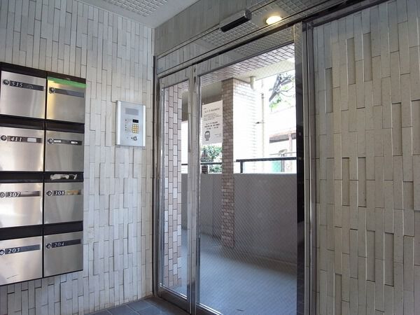 【日神パレステージ所沢】エントランス 【日神パレステージ所沢】エントランス