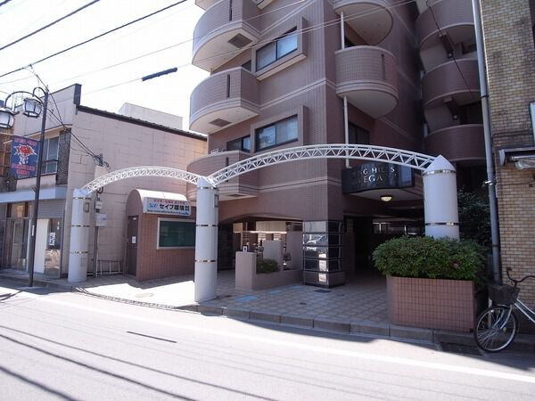 【ウィングヒルズ久米川】エントランスアプローチ 【ウィングヒルズ久米川】エントランスアプローチ