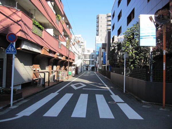 【エスカイア久米川】前面道路 【エスカイア久米川】前面道路