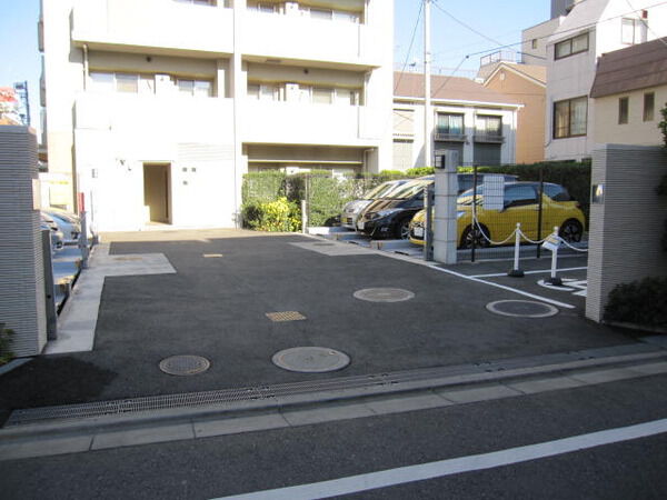 【プラウド久米川】駐車場