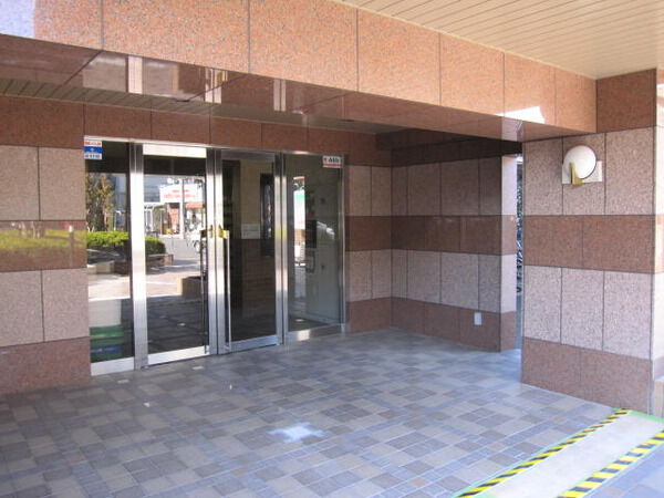 【ライオンズプラザ東村山駅前】エントランス 【ライオンズプラザ東村山駅前】エントランス