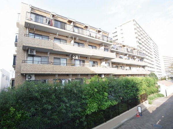 【ライオンズマンション久米川第3】外観
