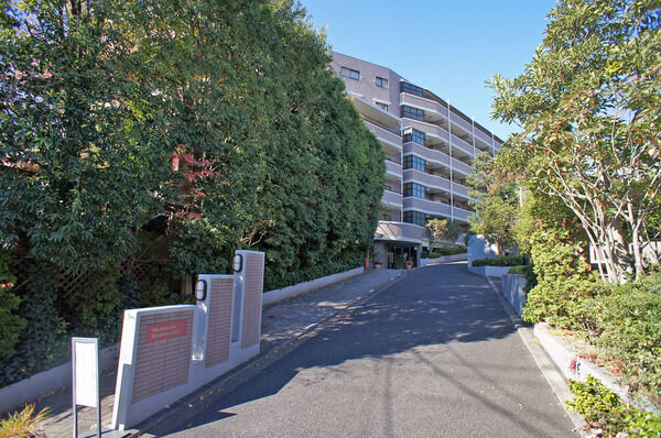 【カーサ国分寺】敷地入口