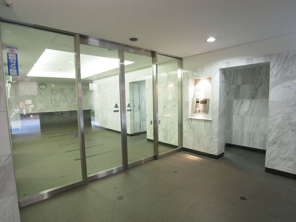 【アーデル国立南】エントランスホール 【アーデル国立南】エントランスホール