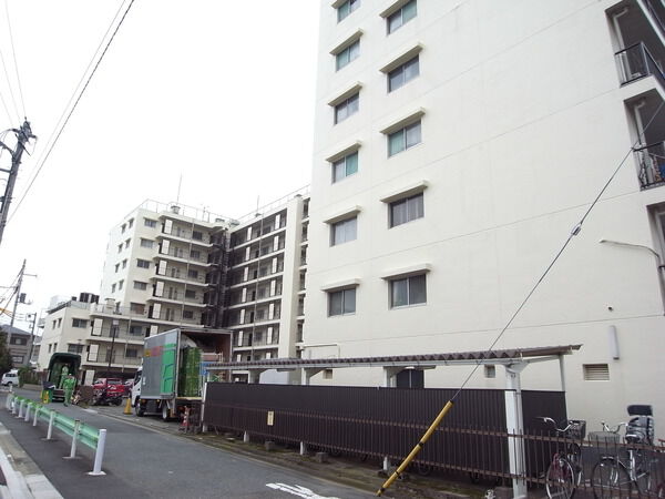 【京王柴崎コーポラス】外観 【京王柴崎コーポラス】外観