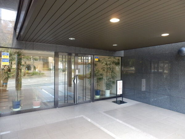 【リーベスト玉川上水】エントランス 【リーベスト玉川上水】エントランス