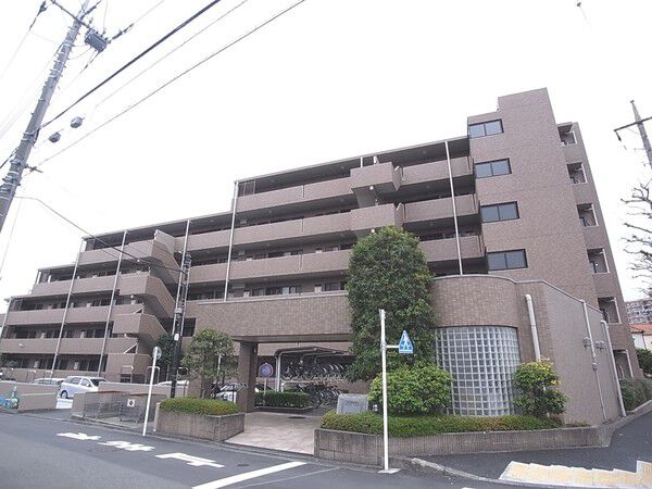 【ベルヴィル多摩永山】外観写真