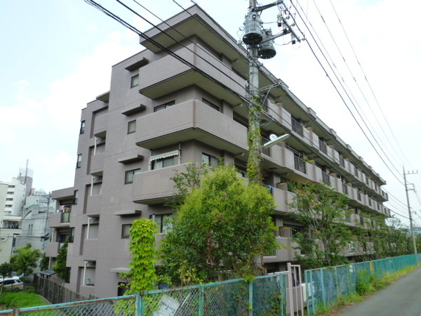 【ファミール聖蹟桜ヶ丘グランデージ】建物外観 【ファミール聖蹟桜ヶ丘グランデージ】建物外観