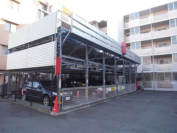 【ライオンズマンション田無イーストレジデンス】駐車場 【ライオンズマンション田無イーストレジデンス】駐車場