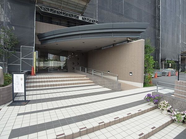 【エクセルダイア鶴見ウイング】エントランス