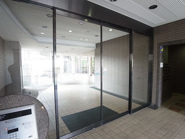 【エクセルダイア鶴見ウイング】エントランス