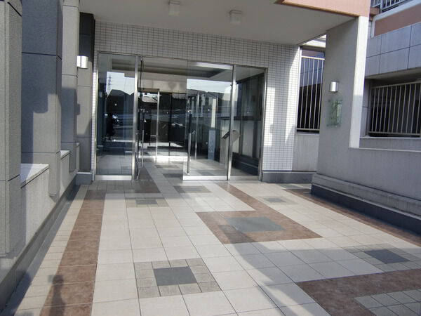 【フェリズ横浜矢向】エントランス