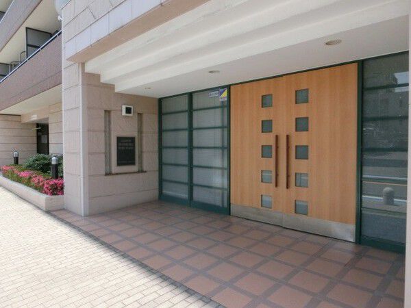 【コスモ星川パークステージ】エントランス