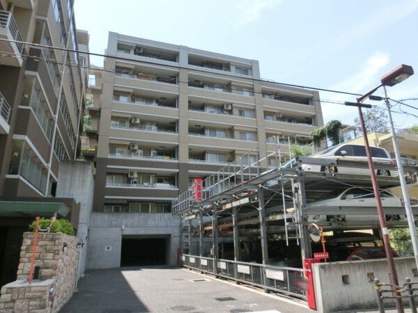 【ランドシティ横濱星川パークサイド】外観・駐車スペース 【ランドシティ横濱星川パークサイド】外観・駐車スペース