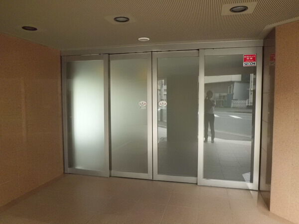 【東急ドエルアルス横浜小机】エントランス 【東急ドエルアルス横浜小机】エントランス