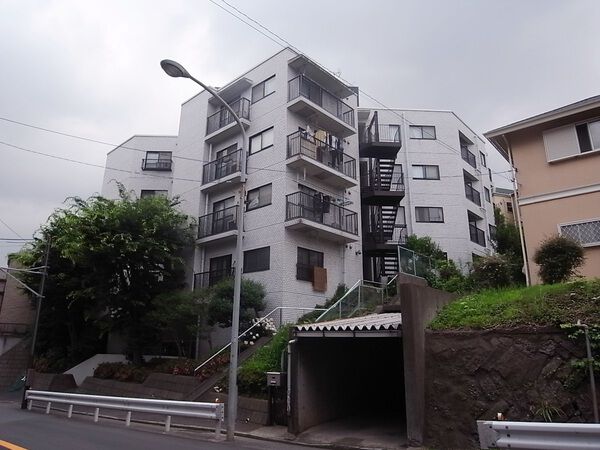 【ライオンズマンション妙蓮寺】外観写真２