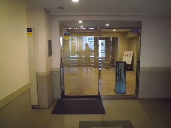 【マイキャッスル新横浜ロイヤルステージ】エントランス