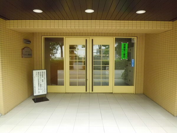 【モアクレストアクゼス新横浜】エントランス