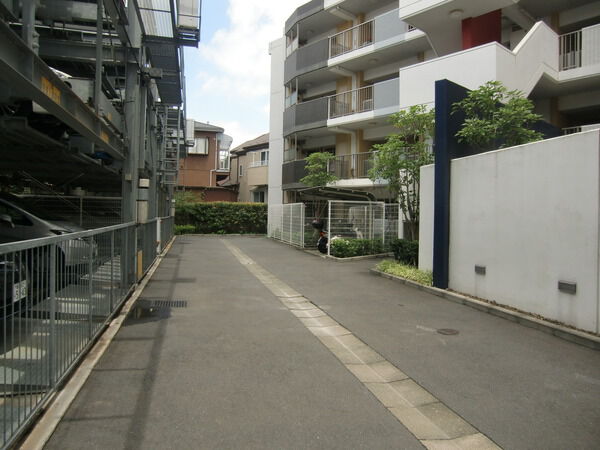 【ヒューマンスクエア綱島】マンション敷地内駐車場