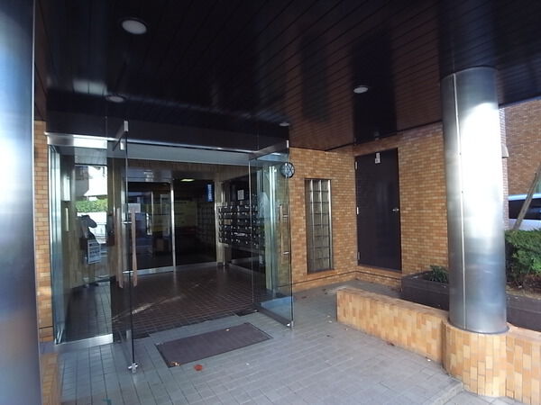 【ライオンズマンション日吉南】エントランス 【ライオンズマンション日吉南】エントランス