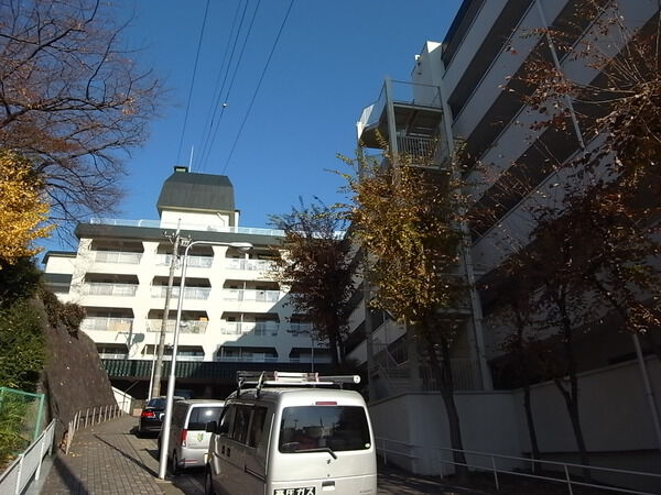 【大倉山パークハイツ】外観写真２