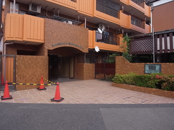 【ライオンズマンション大倉山第7】エントランス