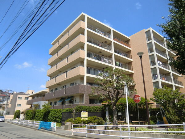 【グレーシアガーデン南万騎が原】建物外観