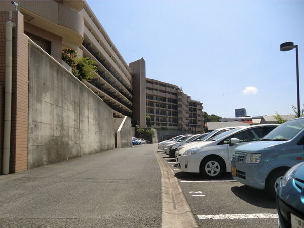 【モアクレスト南まきが原】建物外観