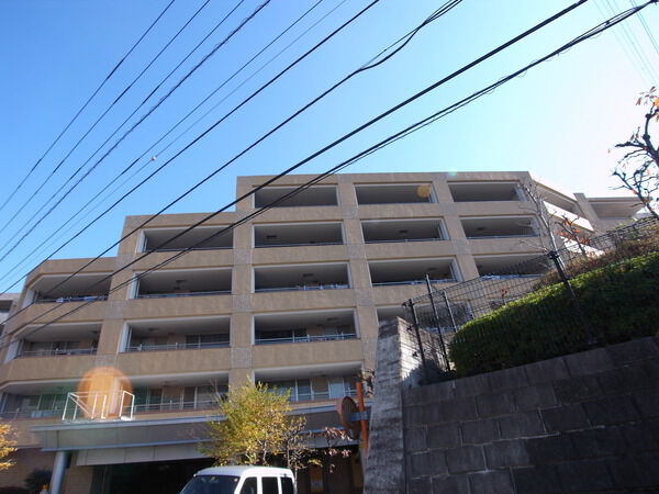 【東急ドエル・アルスたまプラーザ美しが丘】マンション外観