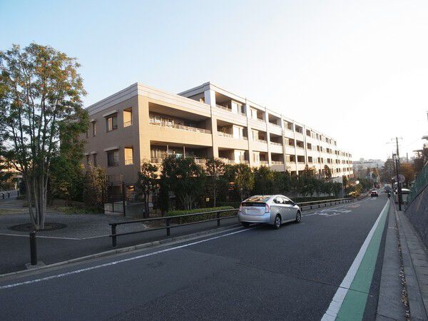 【ドレッセ美しの森フロラージュ】外観