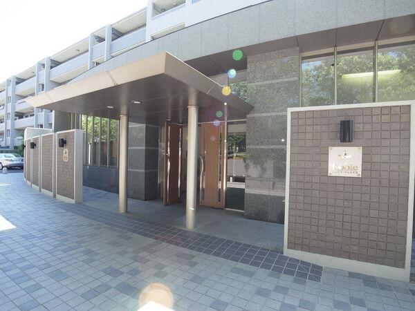 【ローブルたまプラーザ】エントランス