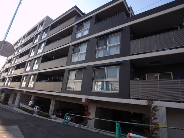 【D’レスティアたまプラーザフォースレジデンス】外観写真