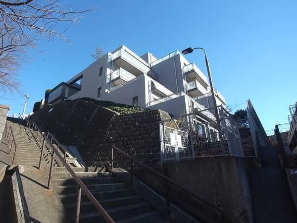 【イトーピア藤が丘サンヒルズ】外観