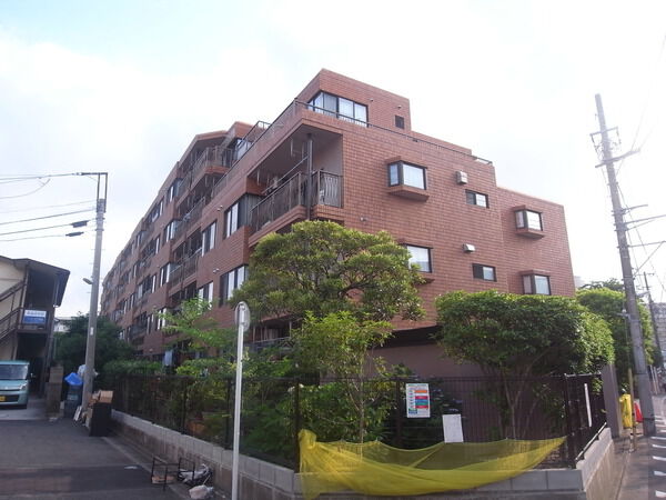 【新川崎グランドハイツ】外観写真