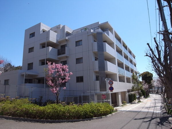 【クリオ新川崎夢見ヶ崎公園】外観