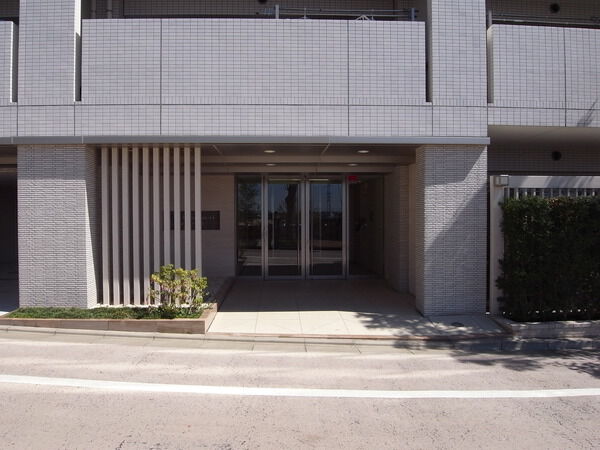 【クリオ新川崎夢見ヶ崎公園】エントランス