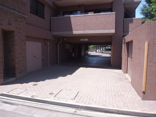 【ナイスアーバン新川崎ウイングスクエア】車路